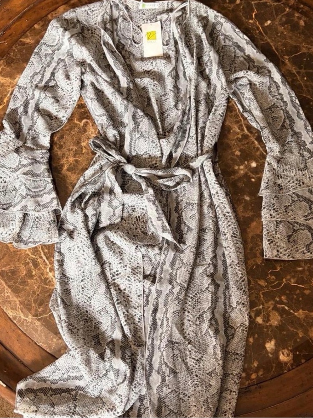 Elegant Snake-Print Wrap Dress - Gray